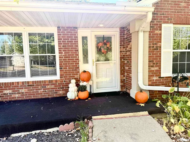 $269,900 | 6905 North Flagstone Court, Peoria, IL 61615