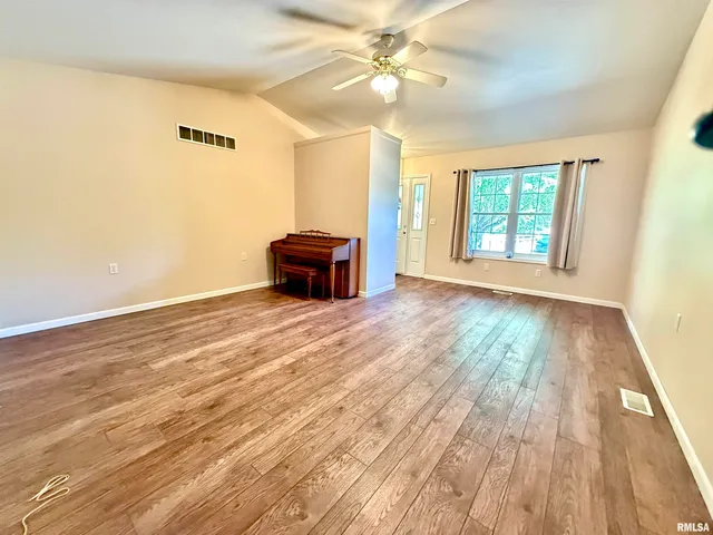 $269,900 | 6905 North Flagstone Court, Peoria, IL 61615