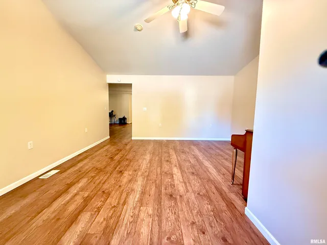 $269,900 | 6905 North Flagstone Court, Peoria, IL 61615