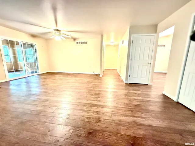 $269,900 | 6905 North Flagstone Court, Peoria, IL 61615