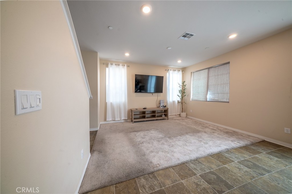 2464 Gunner Ridge Way Rialto, CA 92377 - Photo 10 of 42