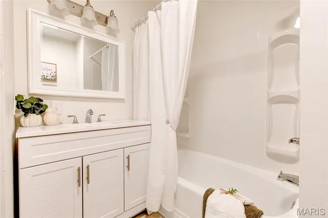 $169,900 | 2108 Holland Avenue, Alton, IL 62002