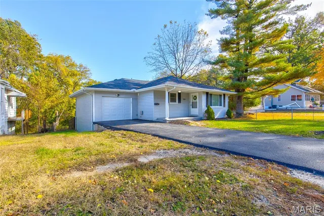 $169,900 | 2108 Holland Avenue, Alton, IL 62002