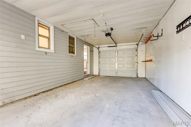 $169,900 | 2108 Holland Avenue, Alton, IL 62002