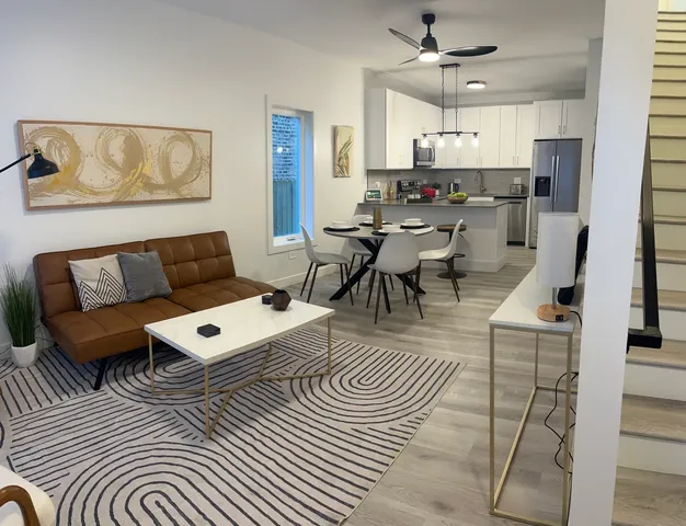 $395,000 | 948 North Homan Avenue, Chicago, IL 60651