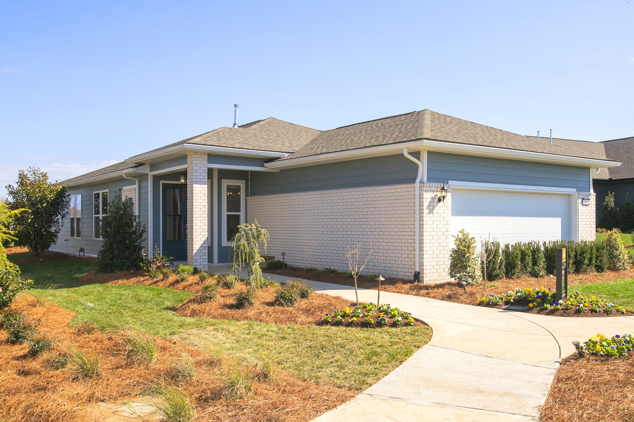 509 Scarlet Oak Road Lebanon, TN 37090 - Photo 2 of 32 a front view of a house with a yard