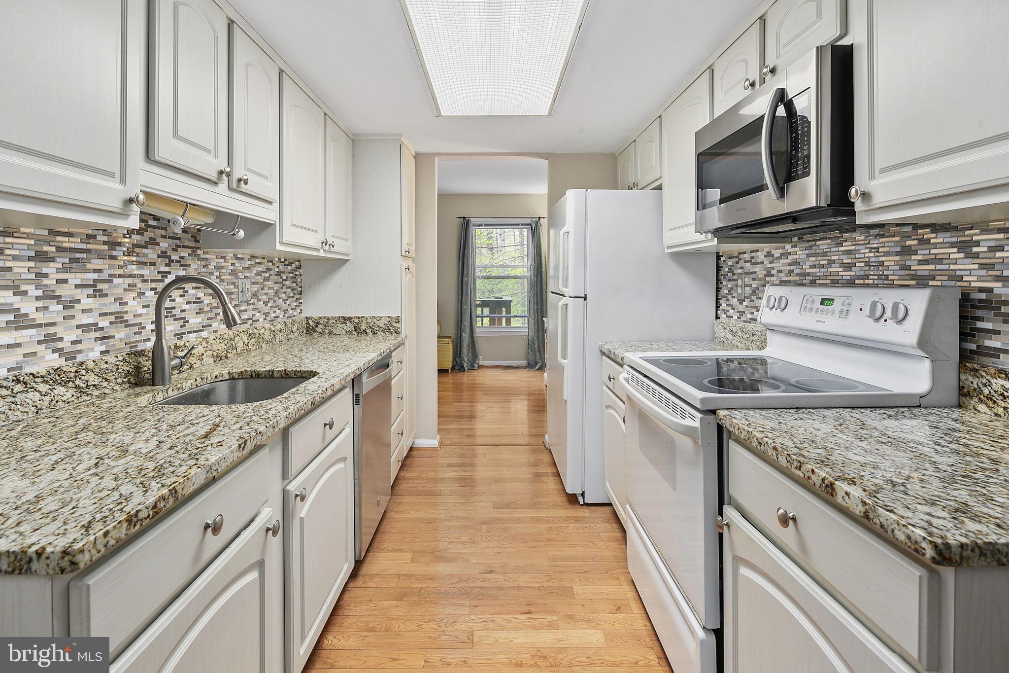 6245 Rathlin Drive Springfield, VA 22152 - Photo 7 of 43