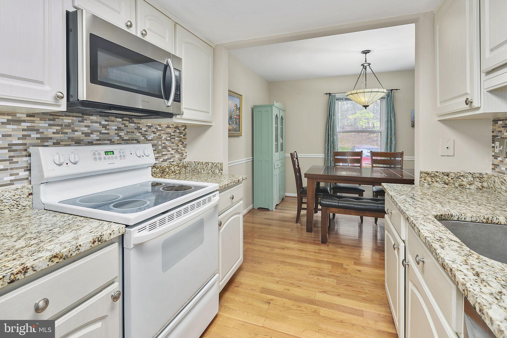 6245 Rathlin Drive Springfield, VA 22152 - Photo 9 of 43