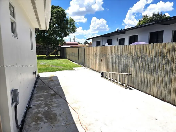 $2,950 | 6744 Southwest 21st Street, Miami, FL 33155