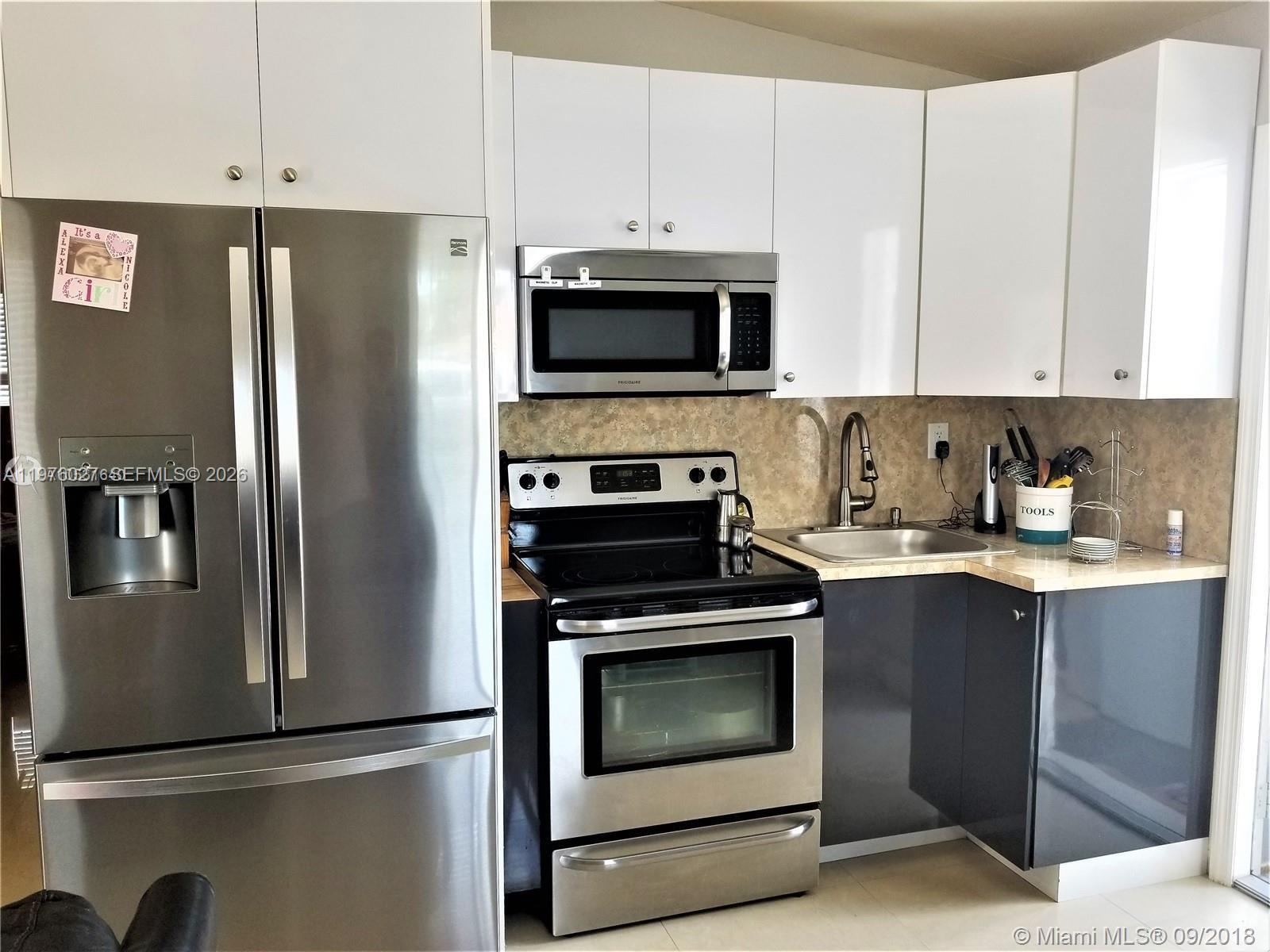 6744 Southwest 21st Street Miami, FL 33155 - Photo 4 of 7