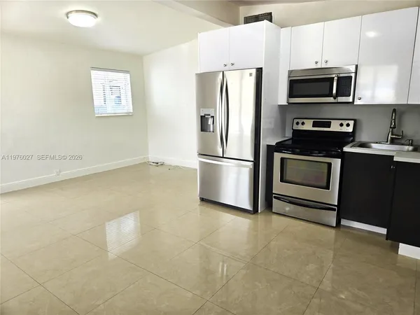 $2,950 | 6744 Southwest 21st Street, Miami, FL 33155