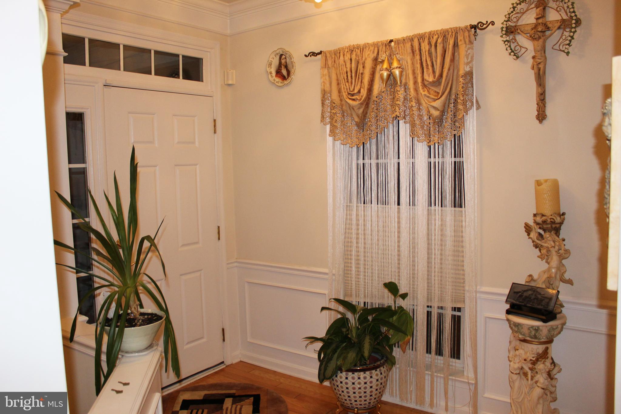 66 Pennington Court Delanco, NJ 08075 - Photo 5 of 37 Foyer