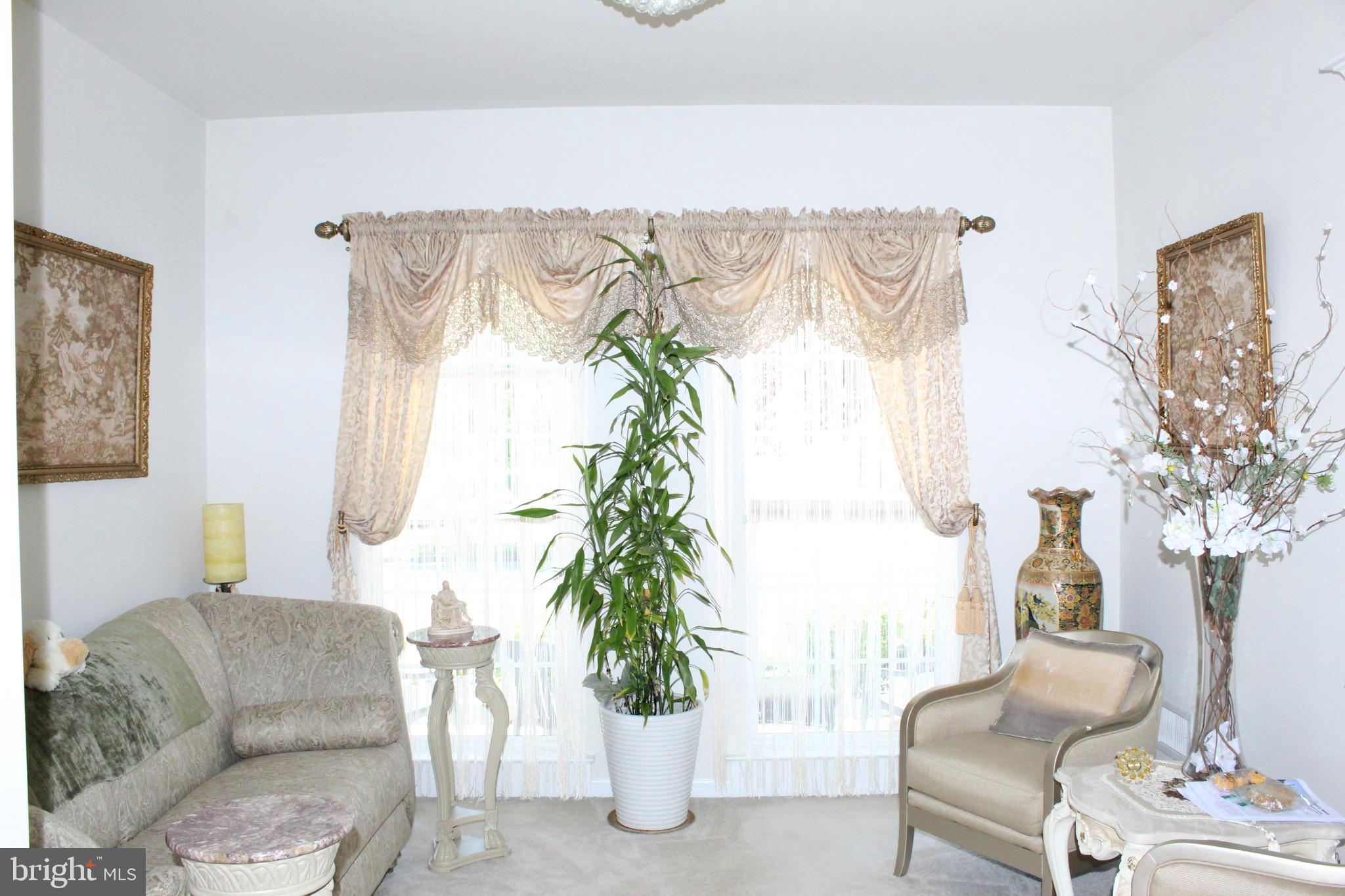 66 Pennington Court Delanco, NJ 08075 - Photo 9 of 37 Living Room 2