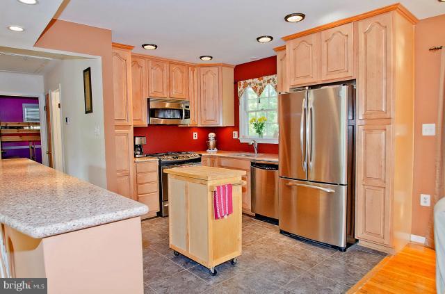8216 Blairton Road Springfield, VA 22152 - Photo 1 of 17 Kitchen