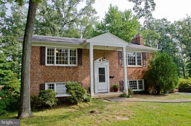 8216 Blairton Road Springfield, VA 22152 - Photo 5 of 17 Exterior (Front)