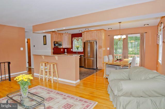 8216 Blairton Road Springfield, VA 22152 - Photo 6 of 17 Living Room