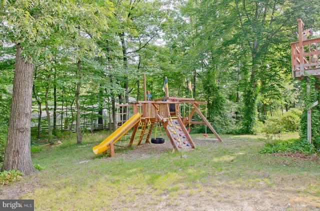 8216 Blairton Road Springfield, VA 22152 - Photo 9 of 17 Exterior (Rear)
