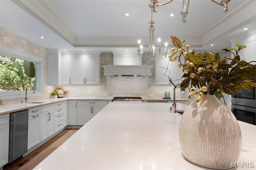 241 South Graeser Road Creve Coeur, MO 63141 - Photo 17 of 66 Gallery Image 17