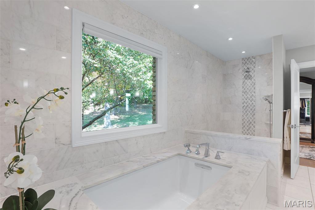 241 South Graeser Road Creve Coeur, MO 63141 - Photo 34 of 66 Gallery Image 34