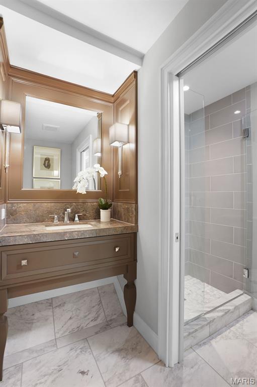 241 South Graeser Road Creve Coeur, MO 63141 - Photo 41 of 66 Gallery Image 41