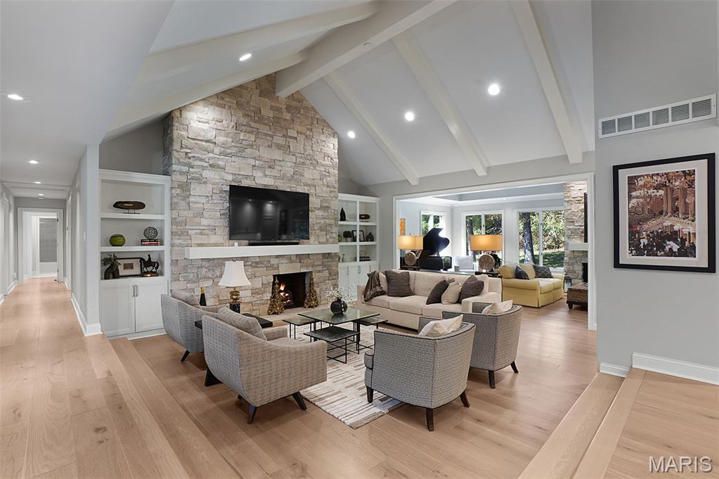 241 South Graeser Road Creve Coeur, MO 63141 - Photo 7 of 66 Gallery Image 7