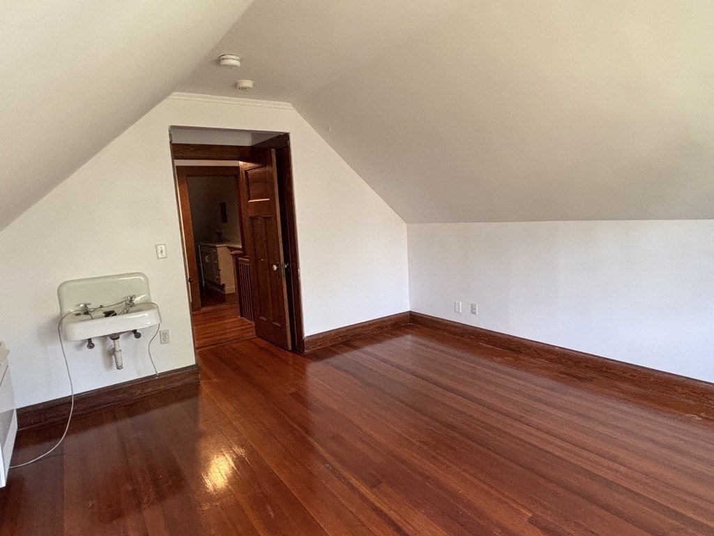 41 Powell Street, Unit UPPR Brookline, MA 02446 - Photo 5 of 14