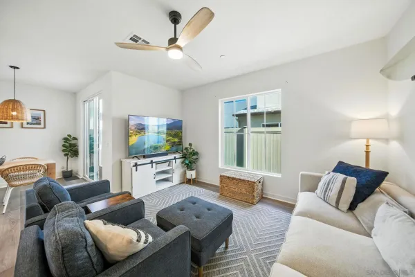 $669,000 | 239 Blended Place, Fallbrook, CA 92028