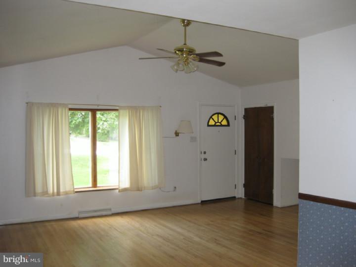3440 Mill Road Hatboro, PA 19040 - Photo 2 of 16 Living Room