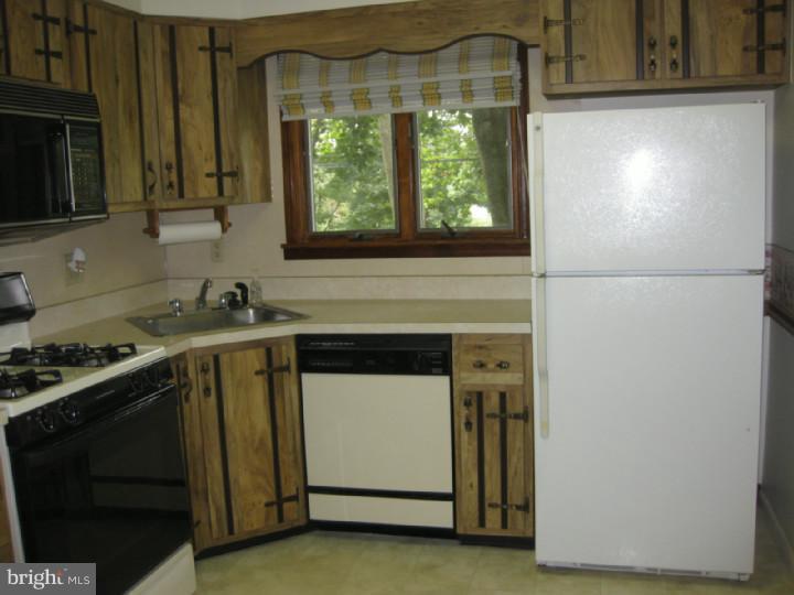3440 Mill Road Hatboro, PA 19040 - Photo 4 of 16 Kitchen