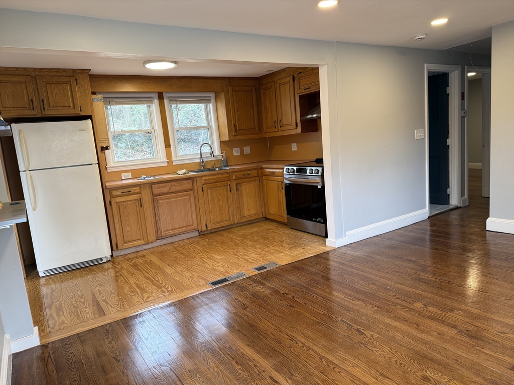 36 Sarah Street Randolph, MA 02368 - Photo 4 of 4