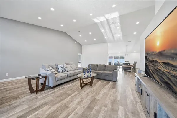 $595,000 | 9823 Sunnyoak Drive, Riverview, FL 33569