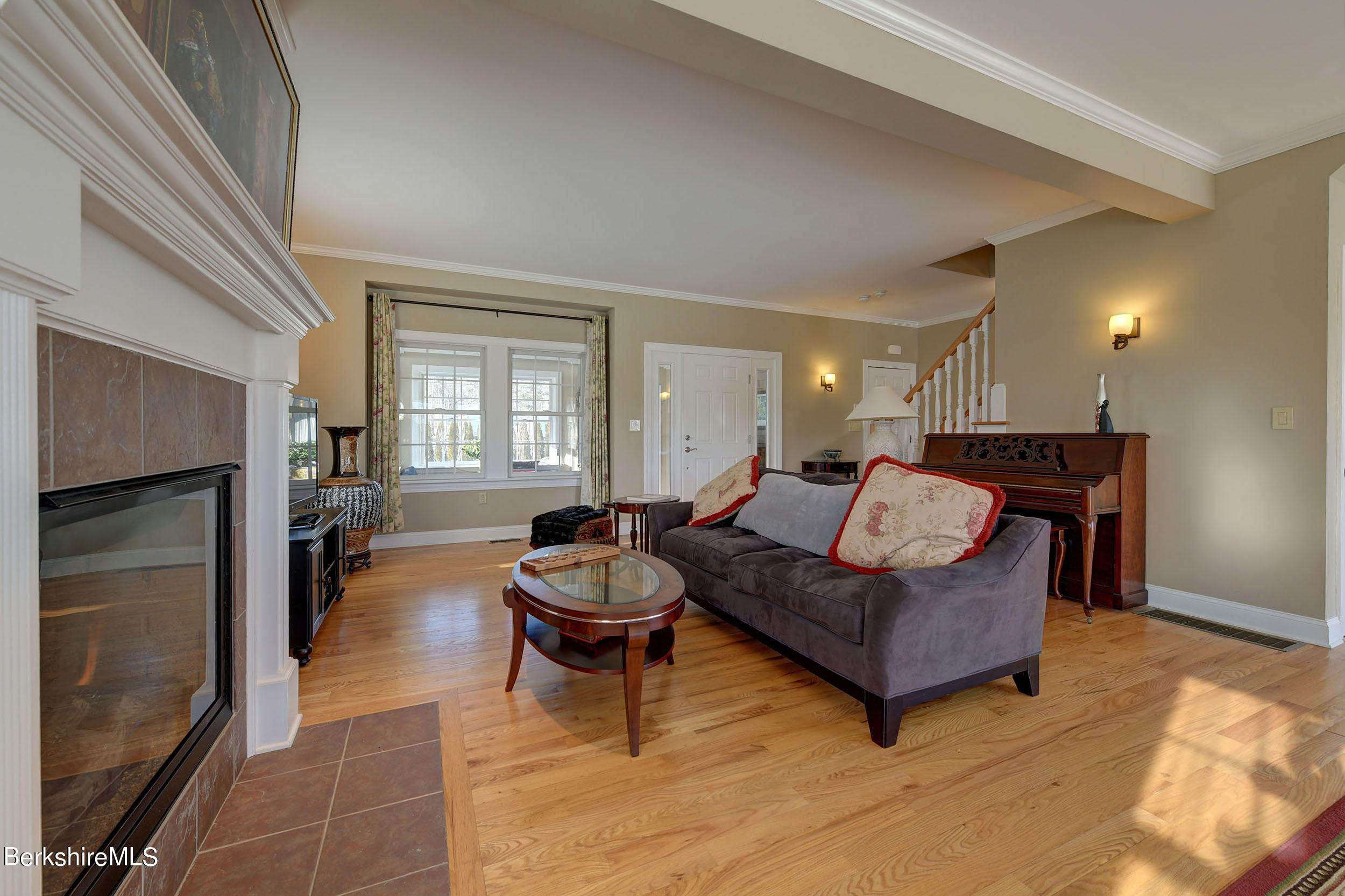 941 Holmes Road Pittsfield, MA 01201 - Photo 11 of 48 Light Bright Open Space