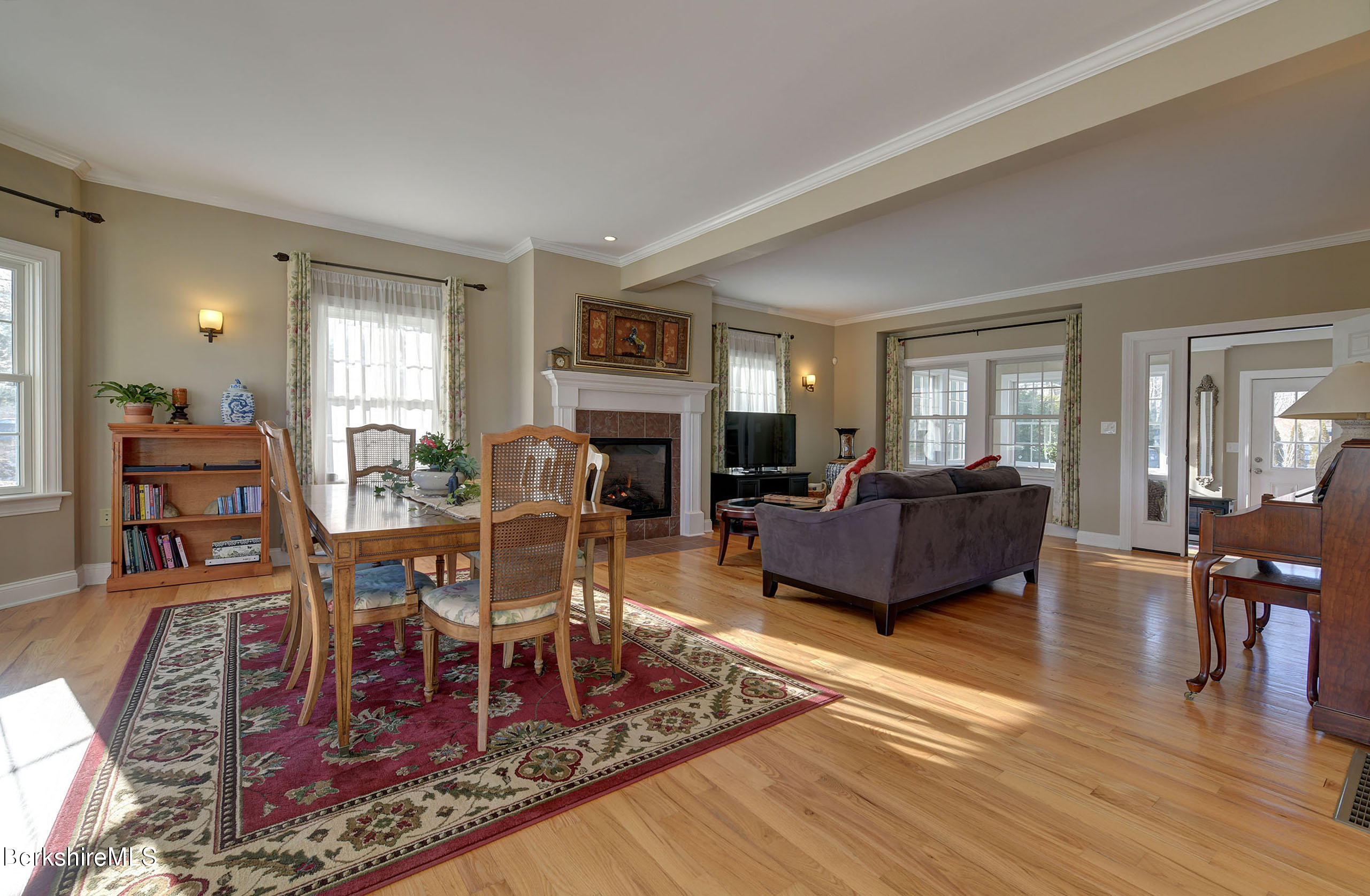 941 Holmes Road Pittsfield, MA 01201 - Photo 13 of 48 Formal Dining