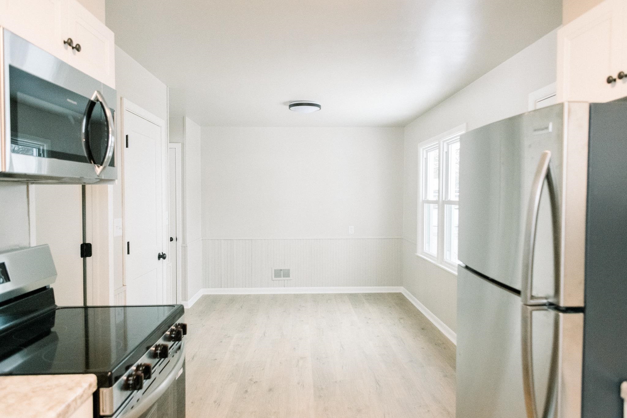 703 Thrush Street Green Bay, WI 54303 - Photo 11 of 39