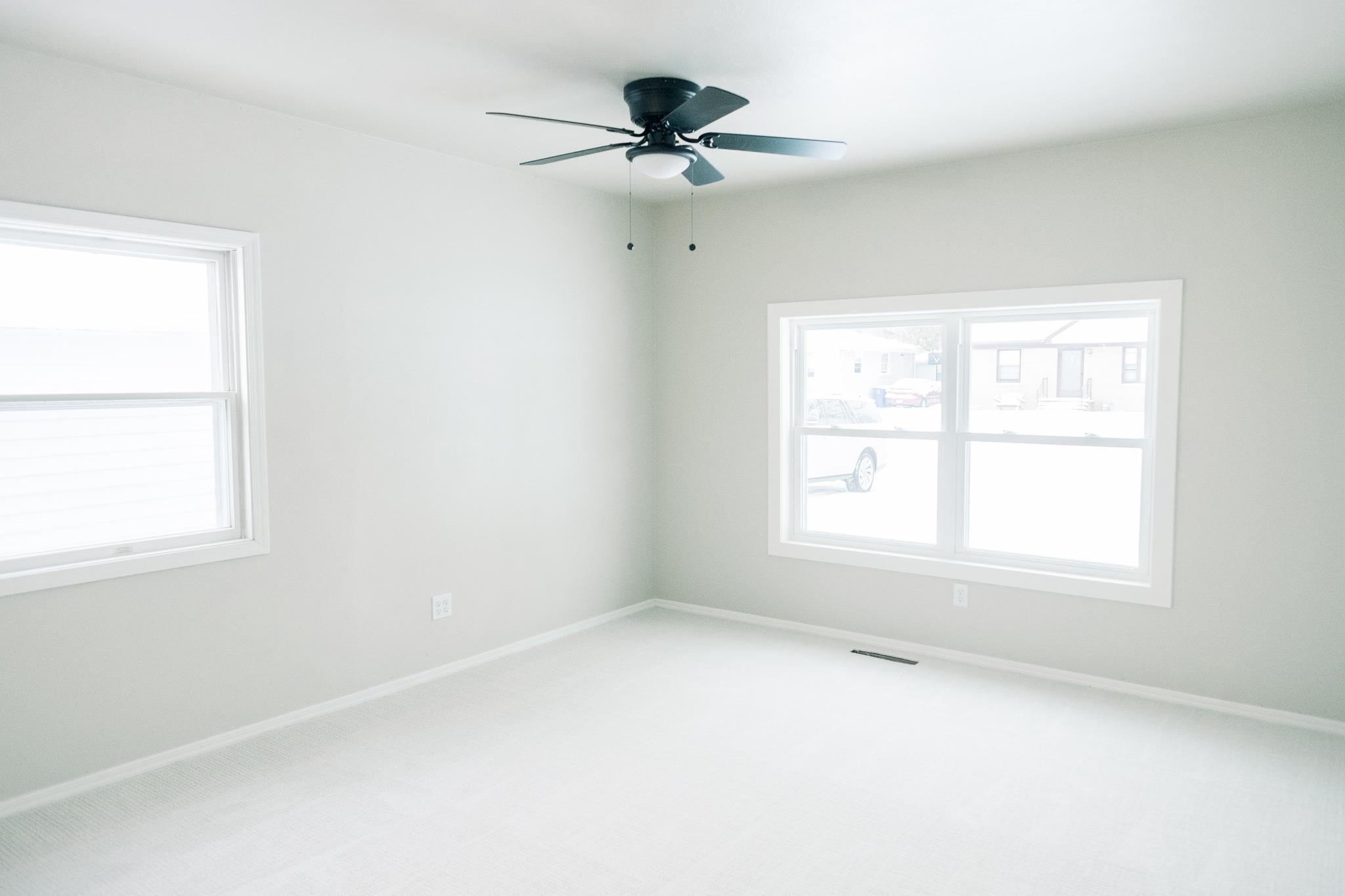 703 Thrush Street Green Bay, WI 54303 - Photo 16 of 39