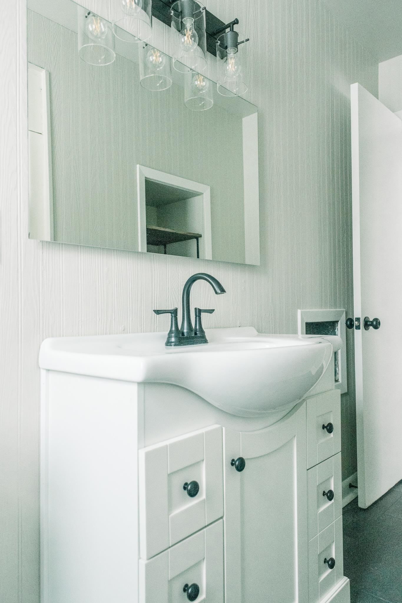 703 Thrush Street Green Bay, WI 54303 - Photo 25 of 39