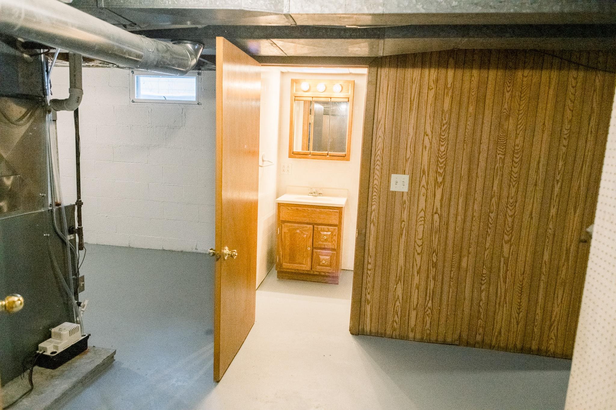 703 Thrush Street Green Bay, WI 54303 - Photo 32 of 39