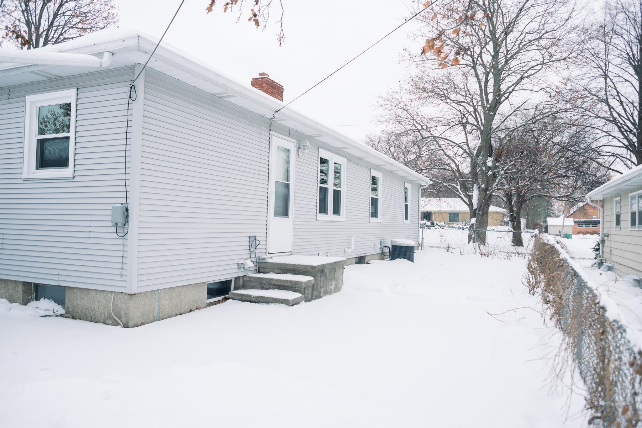 703 Thrush Street Green Bay, WI 54303 - Photo 35 of 39