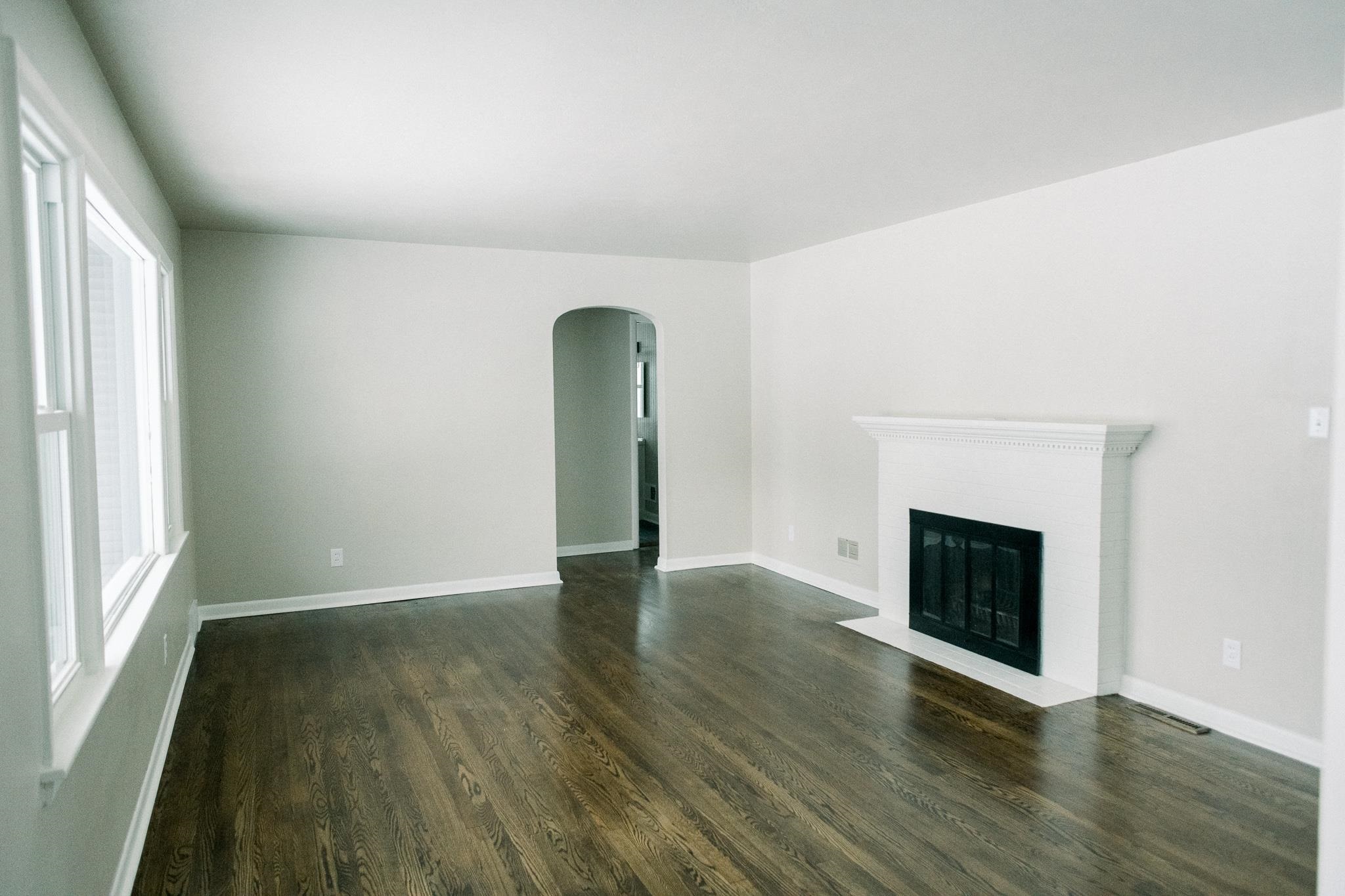 703 Thrush Street Green Bay, WI 54303 - Photo 4 of 39