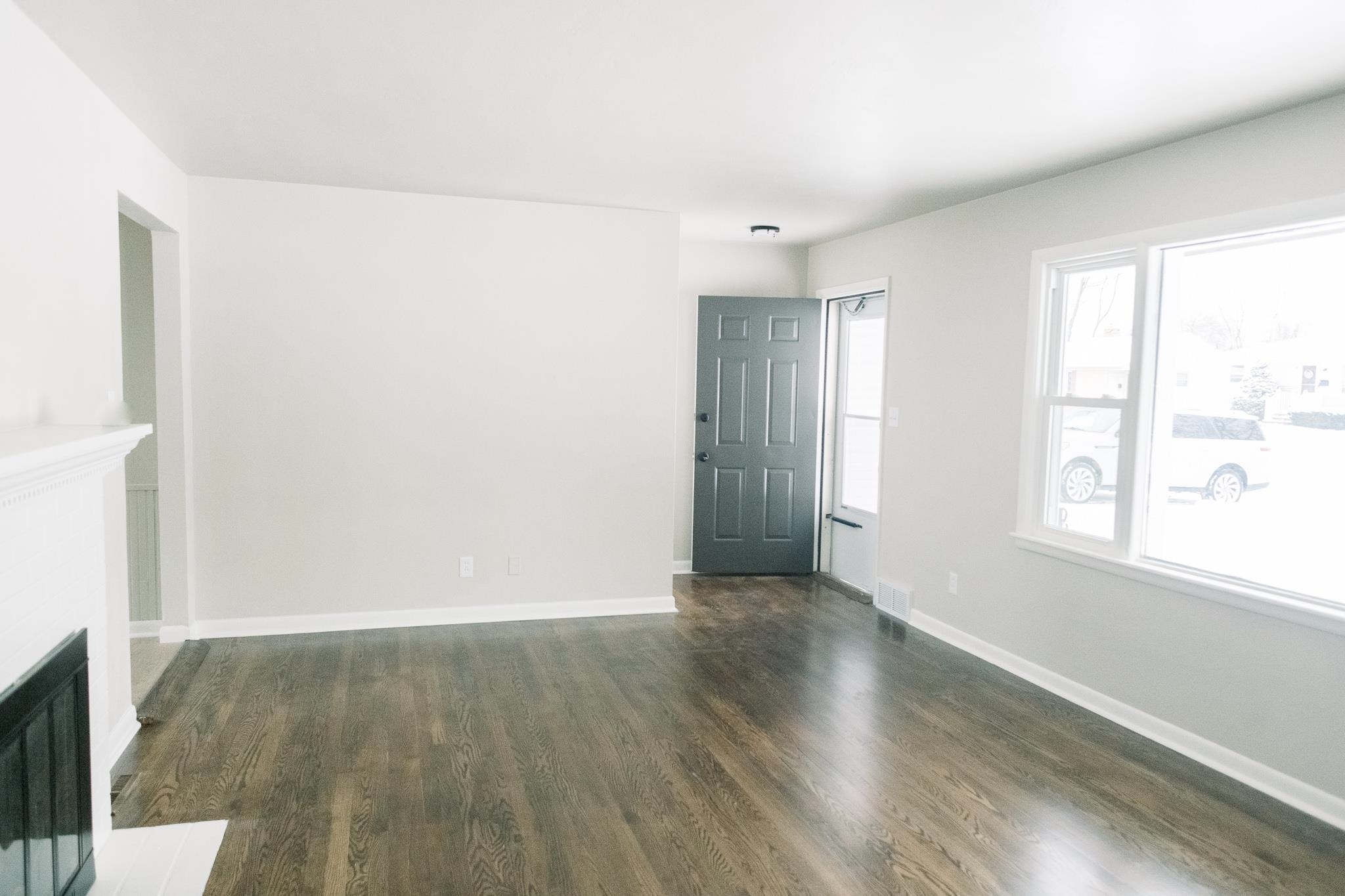 703 Thrush Street Green Bay, WI 54303 - Photo 5 of 39