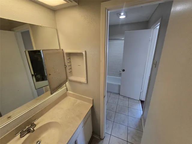 $1,250 | 7045 Chasewood Drive, Houston, TX 77489