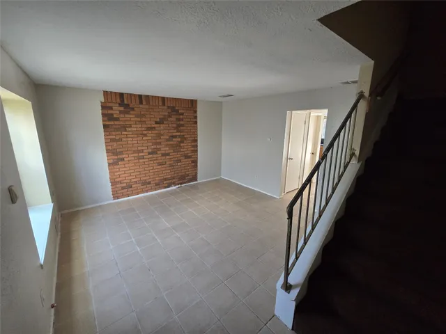 $1,250 | 7045 Chasewood Drive, Houston, TX 77489