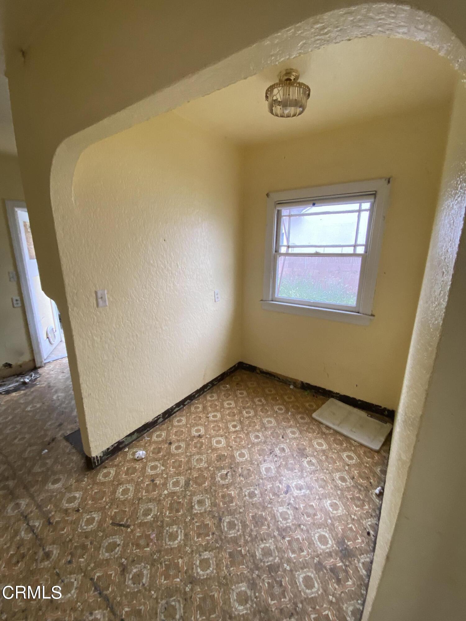 11210 Oak Street El Monte, CA 91731 - Photo 4 of 15 a view of a room with window