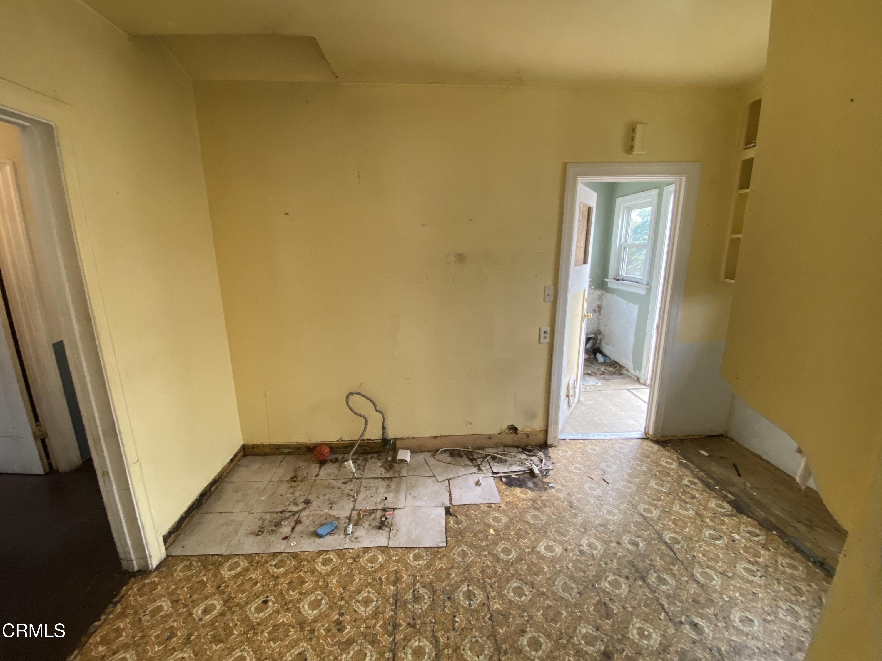 11210 Oak Street El Monte, CA 91731 - Photo 5 of 15 a view of a bathroom