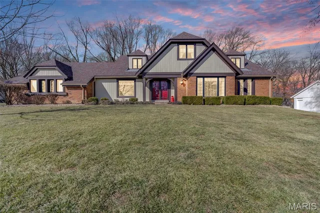 $695,500 | 15137 Chamisal Drive, Chesterfield, MO 63017