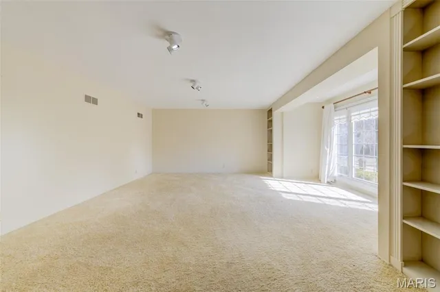 $695,500 | 15137 Chamisal Drive, Chesterfield, MO 63017