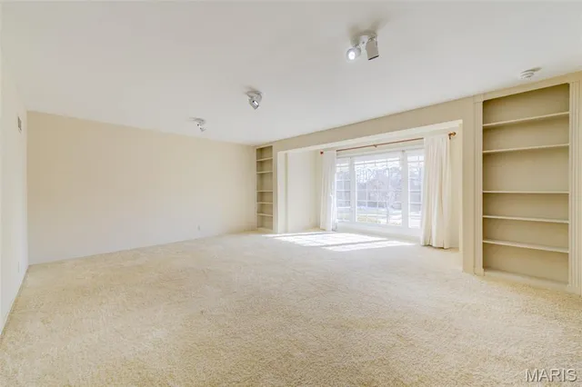 $695,500 | 15137 Chamisal Drive, Chesterfield, MO 63017