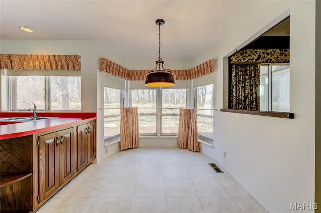 $695,500 | 15137 Chamisal Drive, Chesterfield, MO 63017