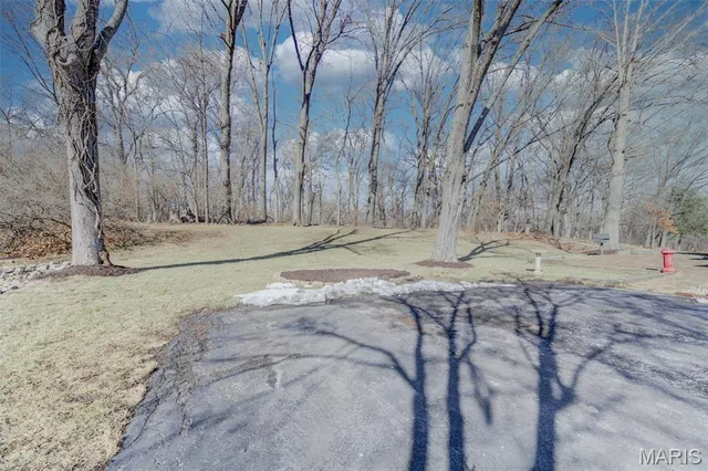 $695,500 | 15137 Chamisal Drive, Chesterfield, MO 63017