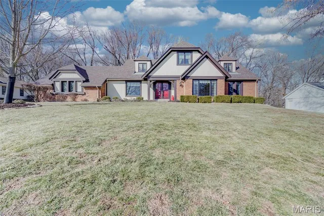 $695,500 | 15137 Chamisal Drive, Chesterfield, MO 63017